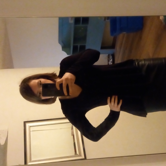 Black blouse - Picture 2 of 2